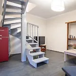 Dream Stay - Bright 2-Bedroom 2-Floor Old Town Apartment