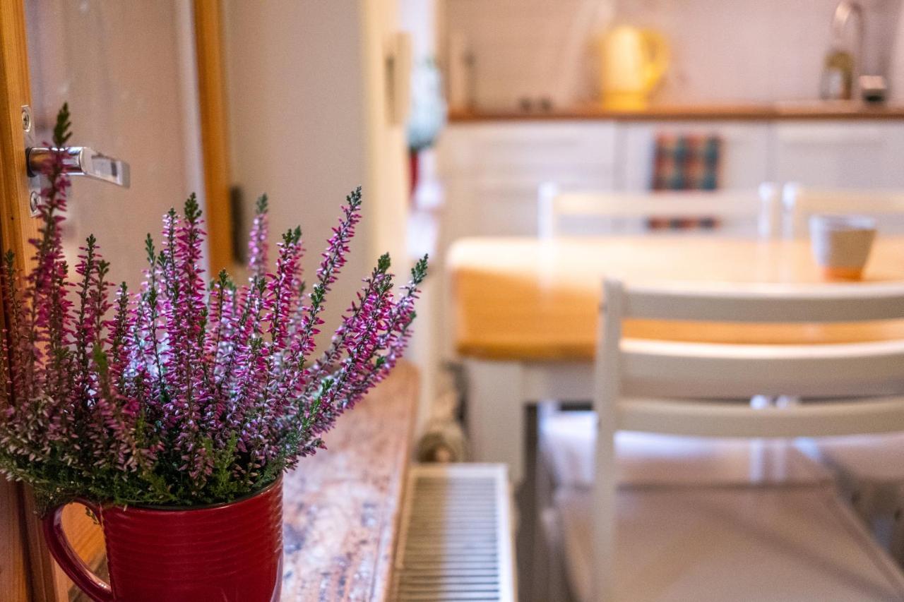 Dream - Bright 2-bedroom 2-floor Old Town Apartment *