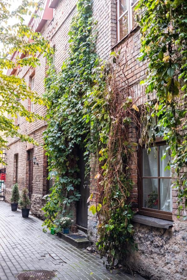 Dream - Bright 2-bedroom 2-floor Old Town