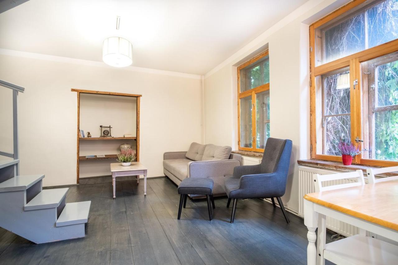 Dream - Bright 2-bedroom 2-floor Old Town Apartment *
