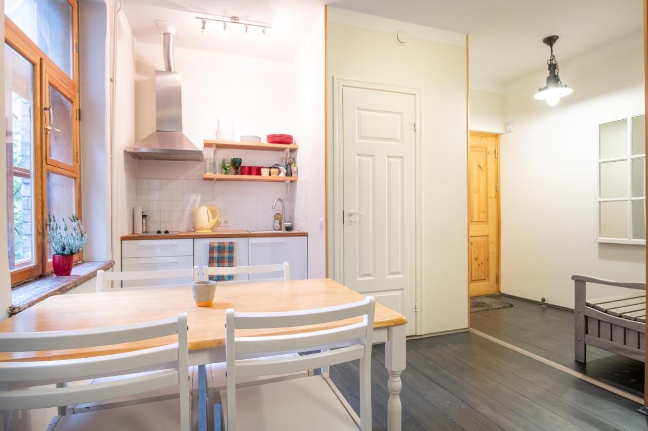 Dream - Bright 2-bedroom 2-floor Old Town